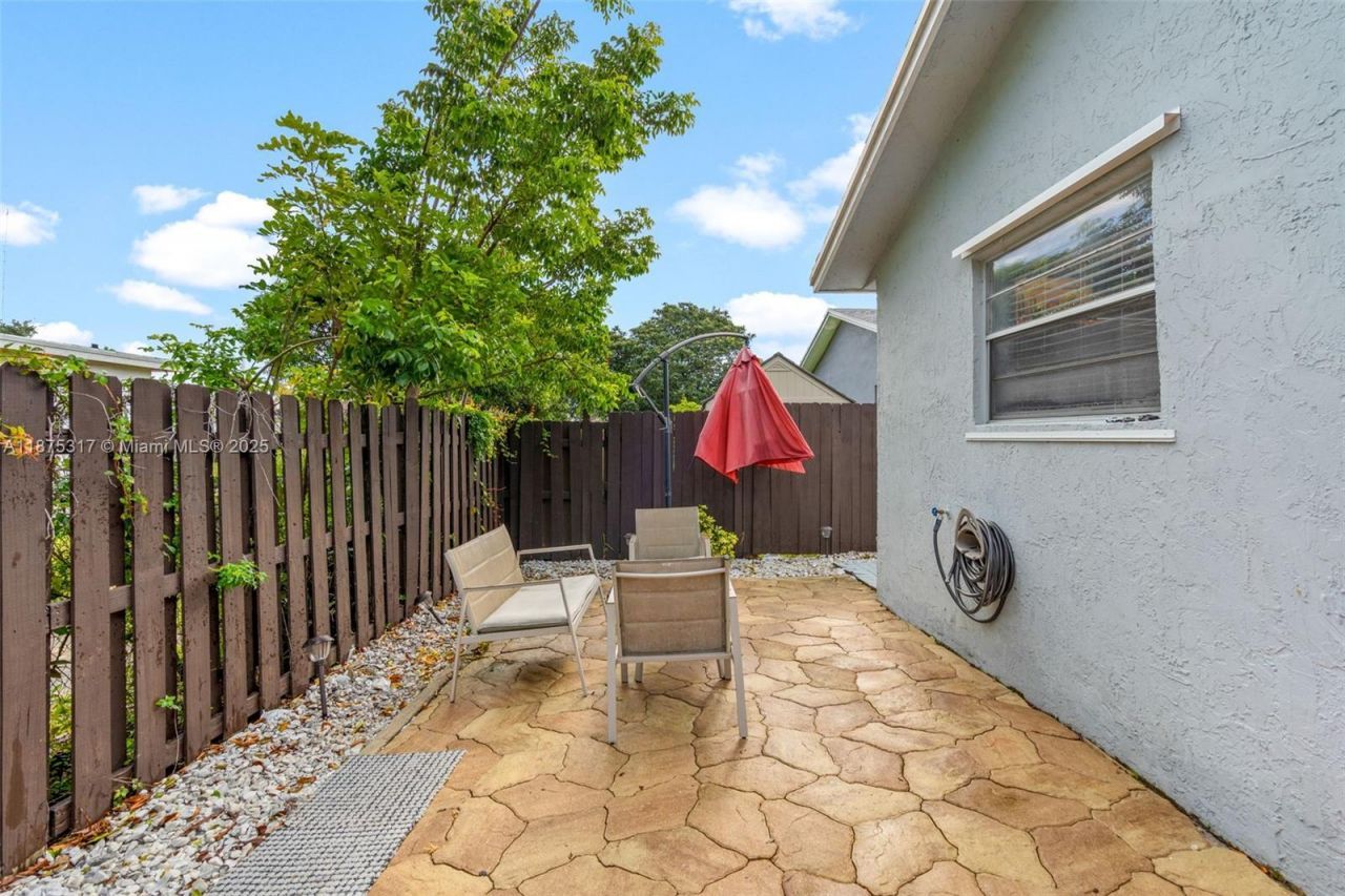 5717 Mayo St, Hollywood, FL 33023 Photo