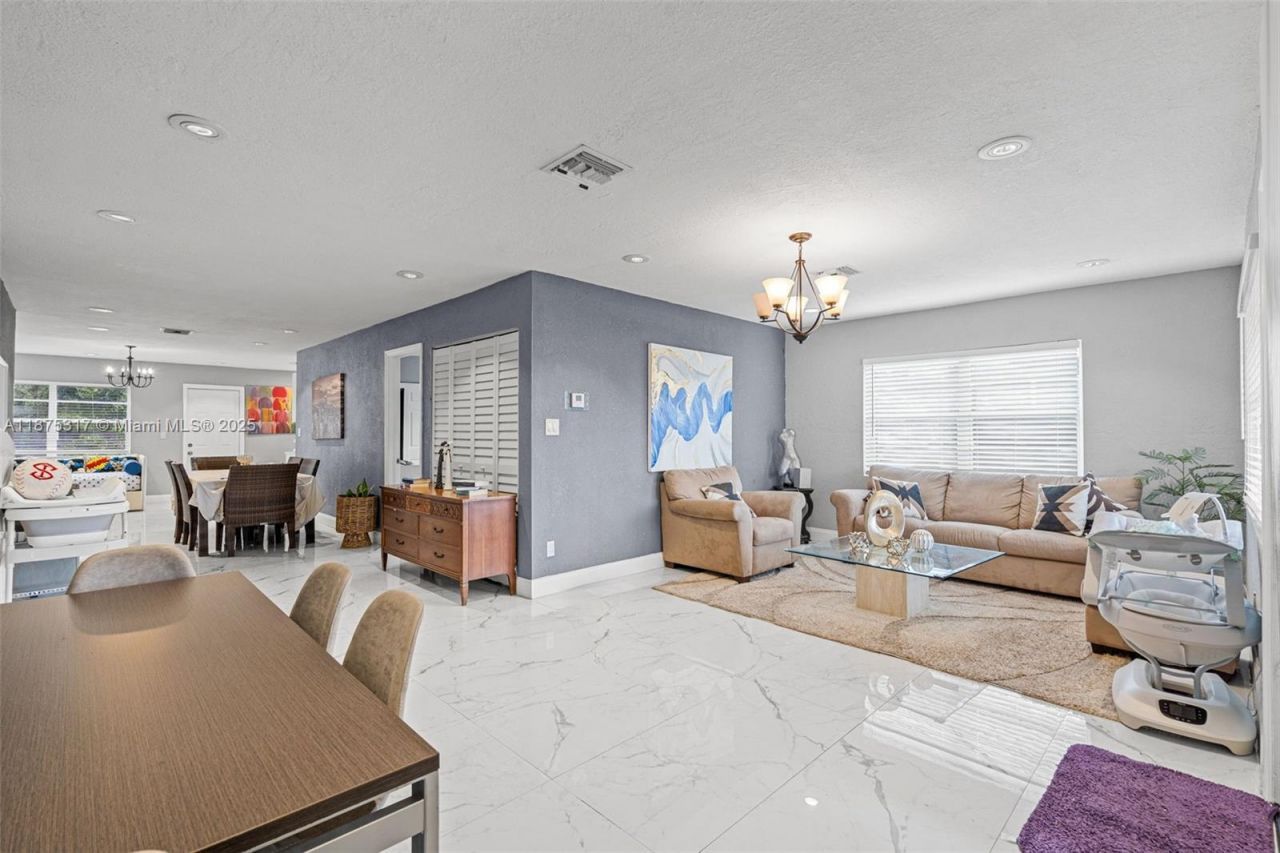 5717 Mayo St, Hollywood, FL 33023 Photo