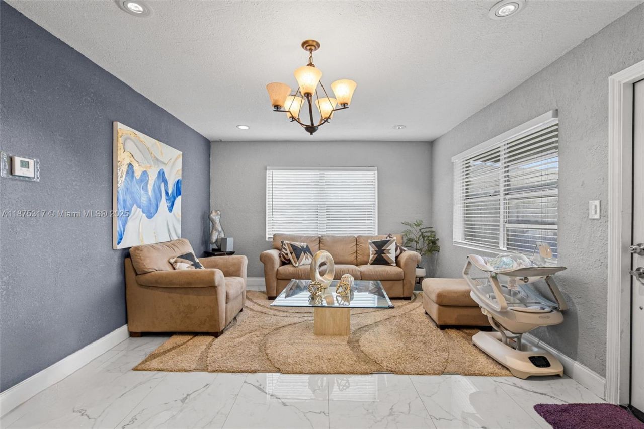 5717 Mayo St, Hollywood, FL 33023 Photo