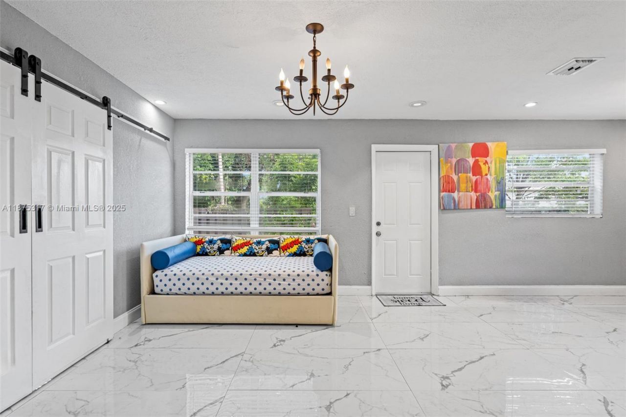 5717 Mayo St, Hollywood, FL 33023 Photo