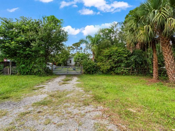 5710 E Tangerine Lane, Okeechobee, FL 34972