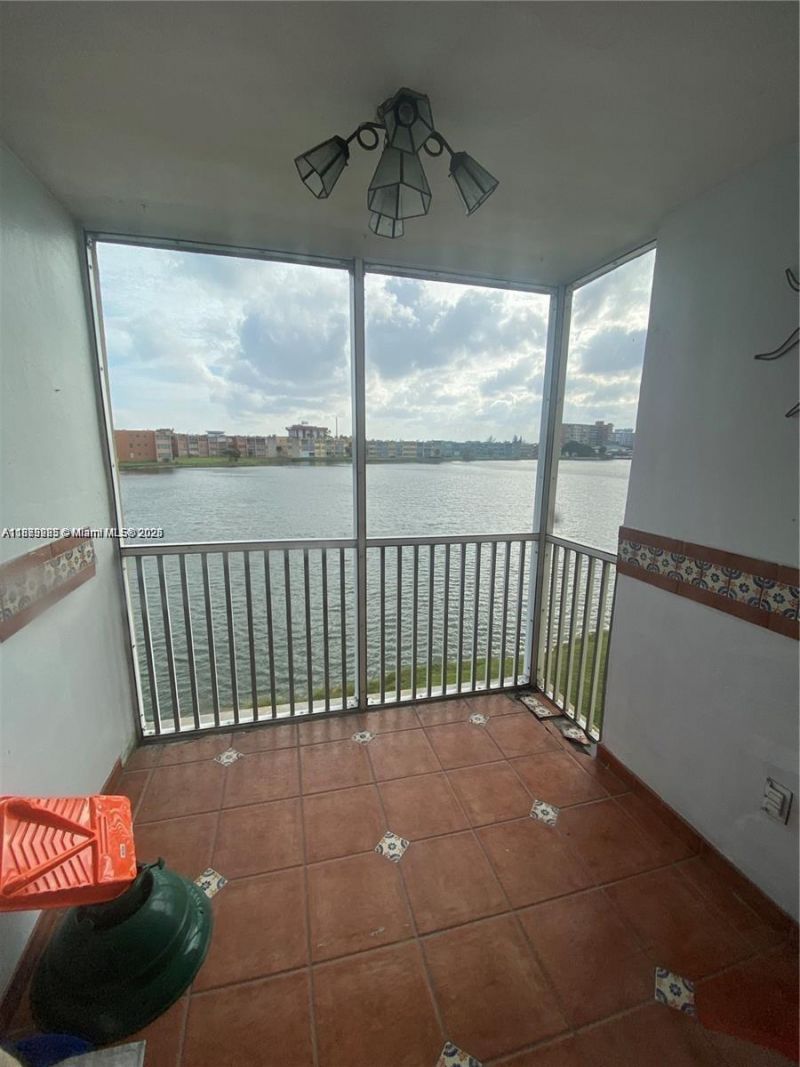 1670 NE 191st St, Unit 315-3, Miami, FL 33179 Photo