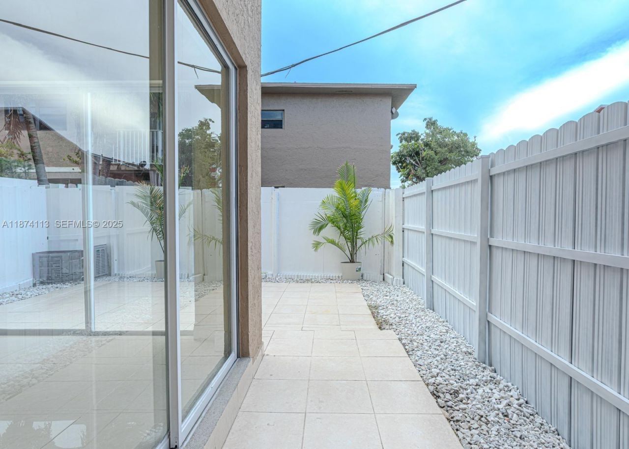 5698 W 25th Ct, Unit 5698, Hialeah, FL 33016 Photo