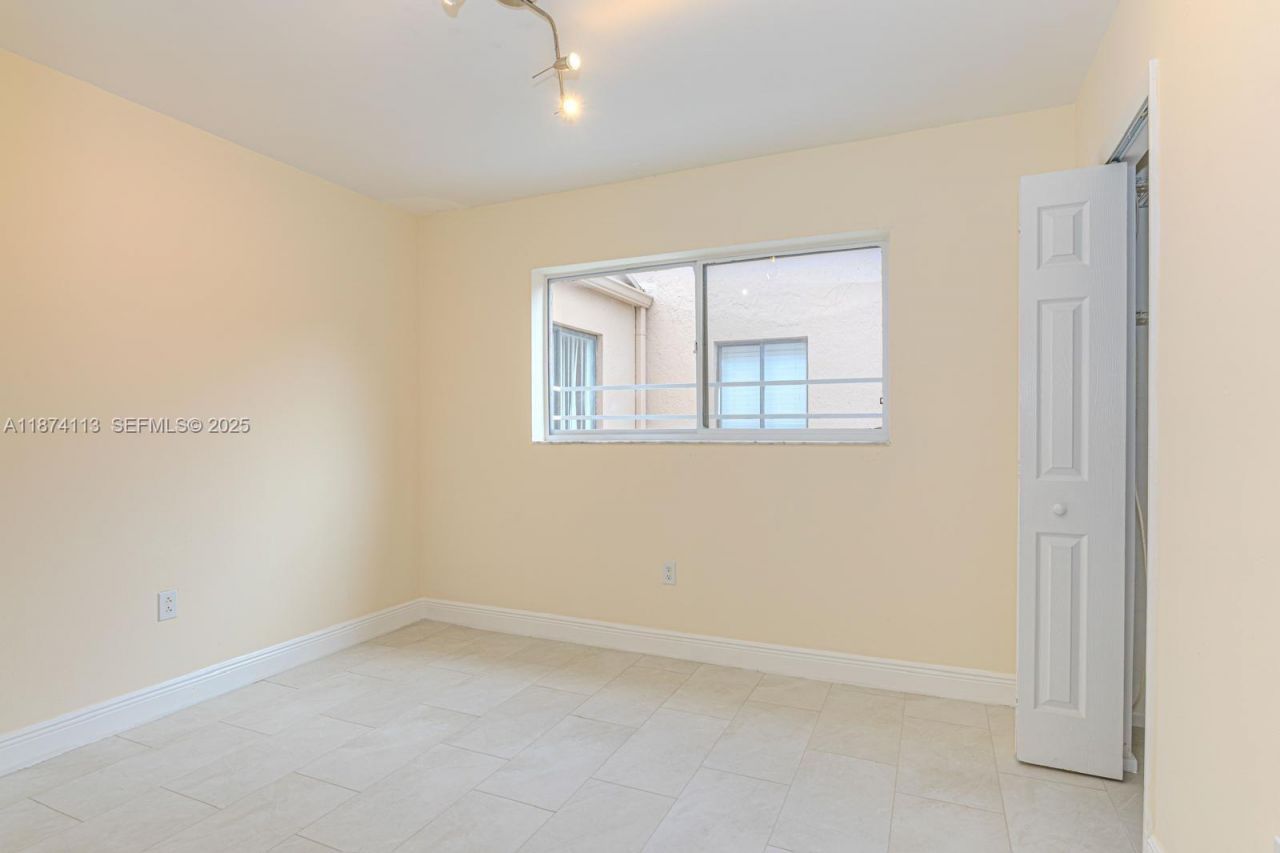 5698 W 25th Ct, Unit 5698, Hialeah, FL 33016 Photo