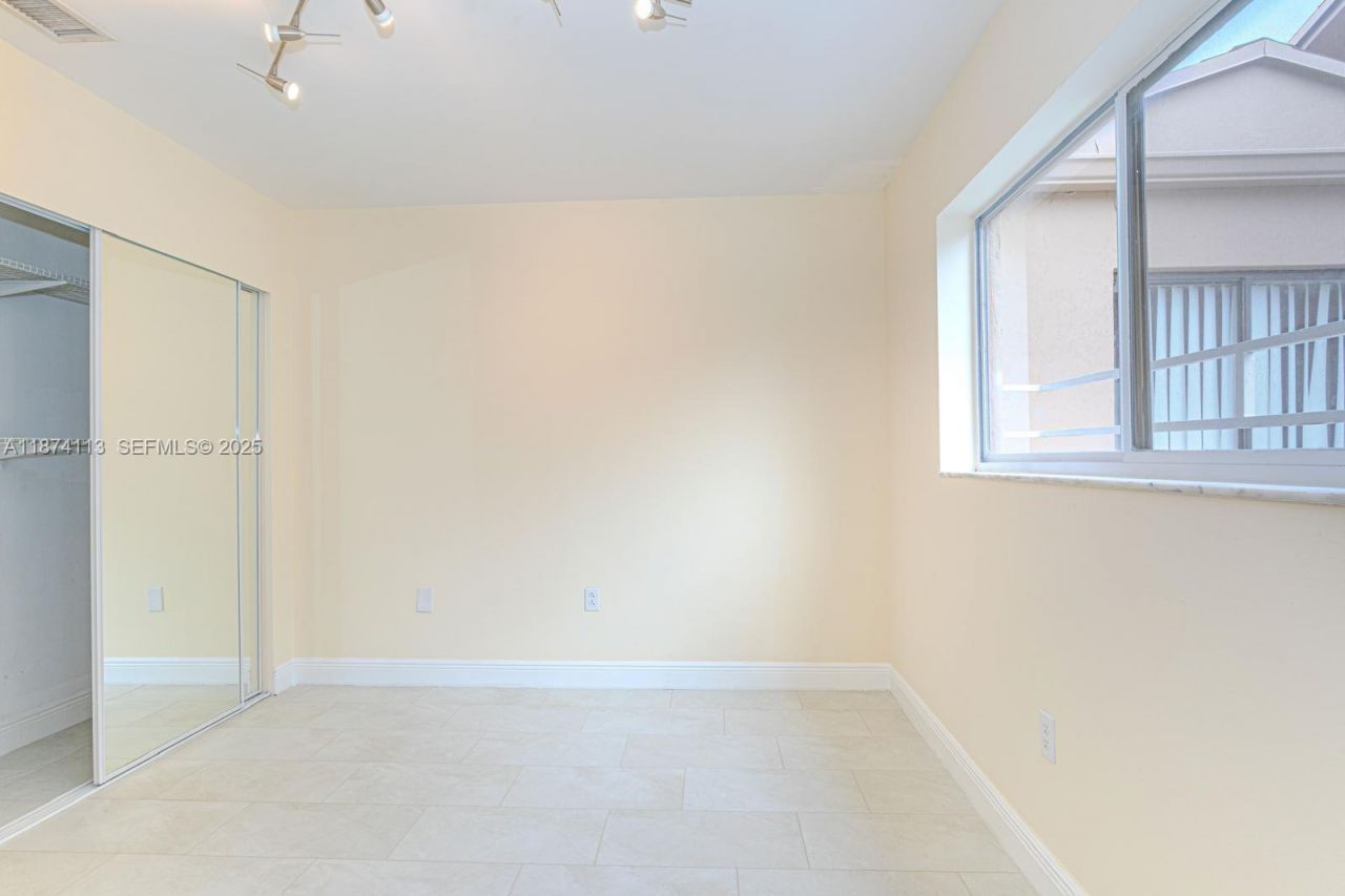 5698 W 25th Ct, Unit 5698, Hialeah, FL 33016 Photo