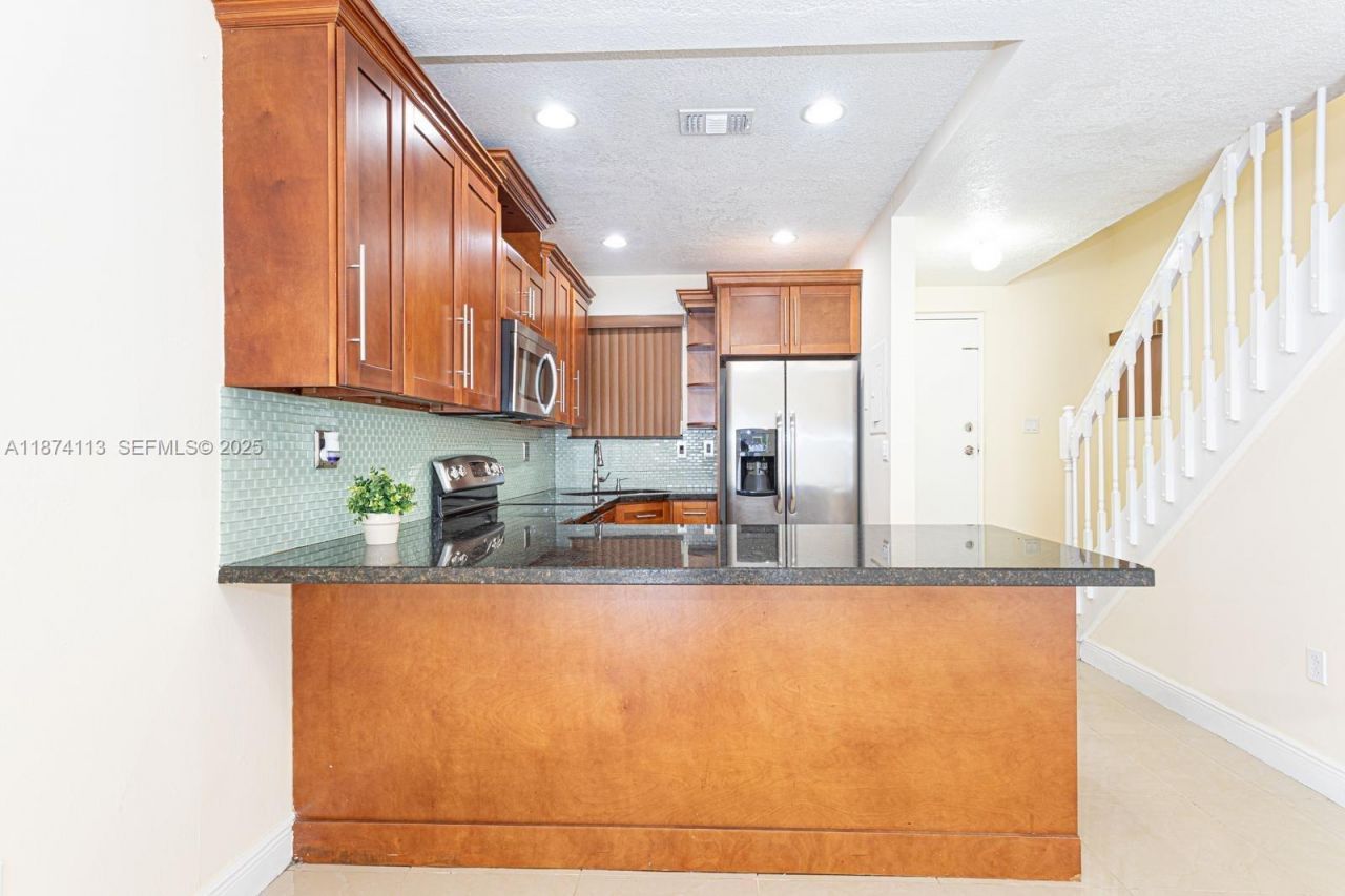 5698 W 25th Ct, Unit 5698, Hialeah, FL 33016 Photo