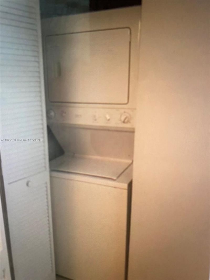 41 SE 5th St, Unit 1604, Miami, FL 33131 Photo