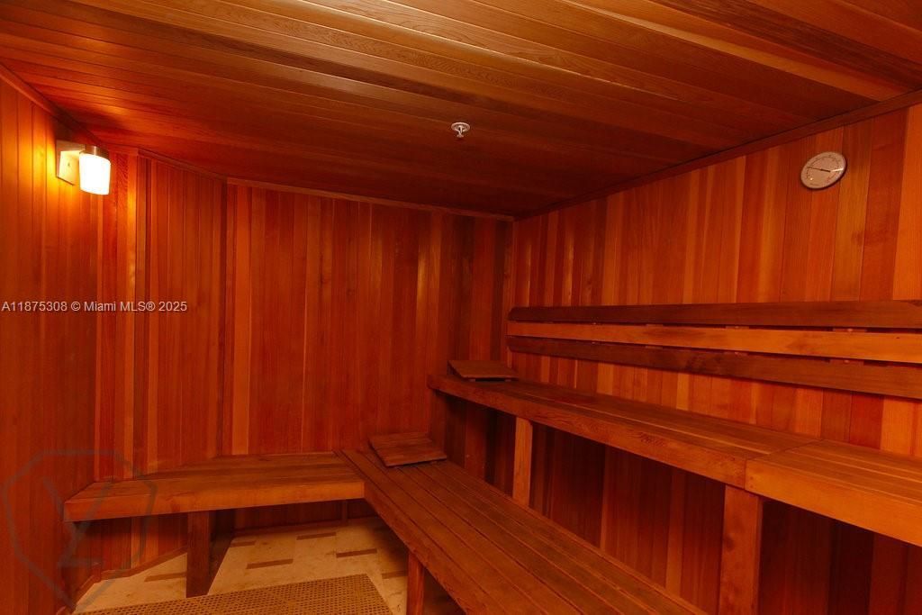 41 SE 5th St, Unit 1604, Miami, FL 33131 Photo