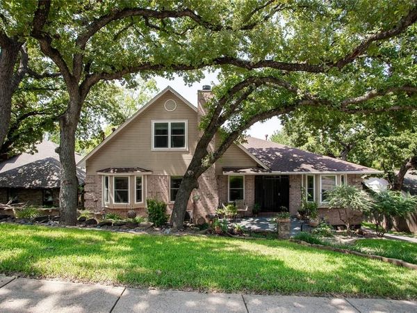 1806 Old Oak Drive, Arlington, TX 76012
