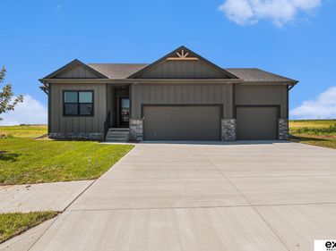 4219 Windward Drive, Plattsmouth, NE 68048