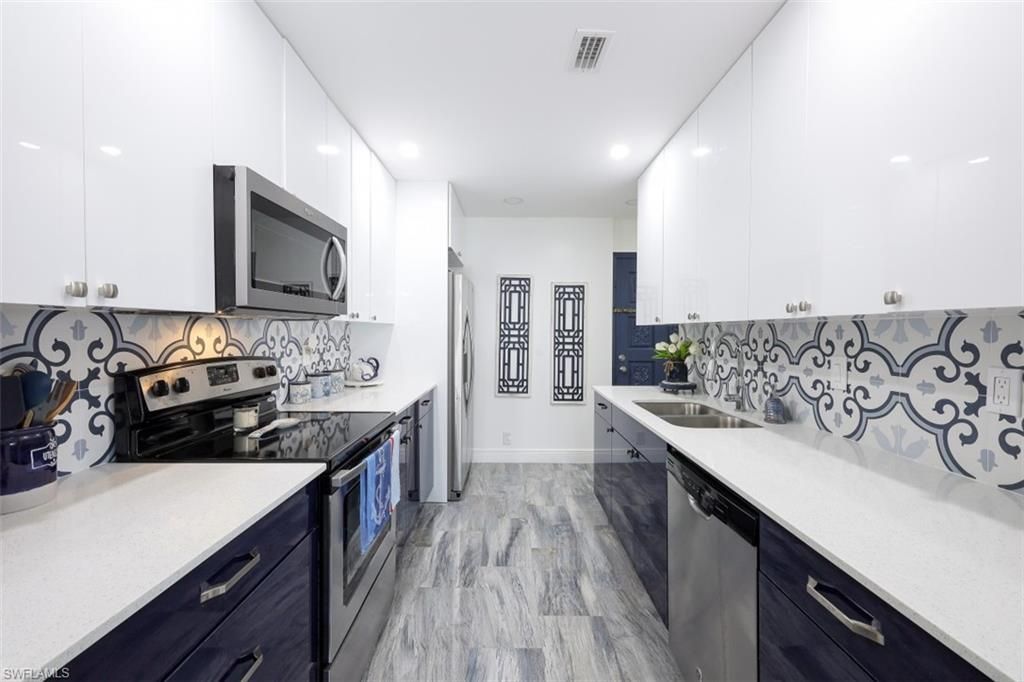 1 Bluebill Ave, Unit 803, Naples, FL 34108 Photo