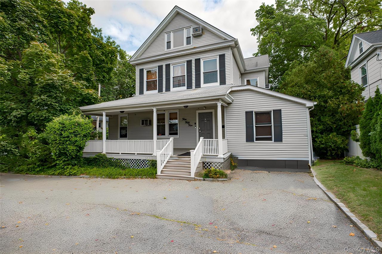454 Main Street, Port Washington, NY 11050 Main Photo
