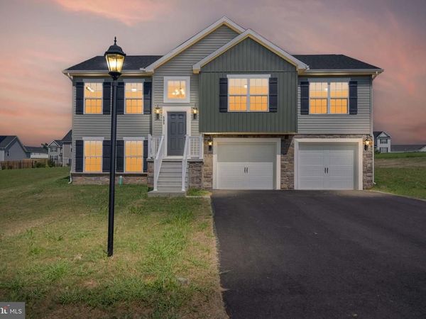 105 ANTIETAM RUN, Unit 118, HANOVER, PA 17331