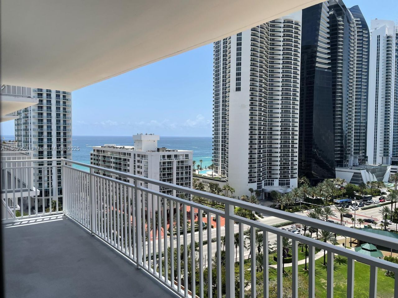 210 174th St, Unit 1703, Sunny Isles Beach, FL 33160 Photo