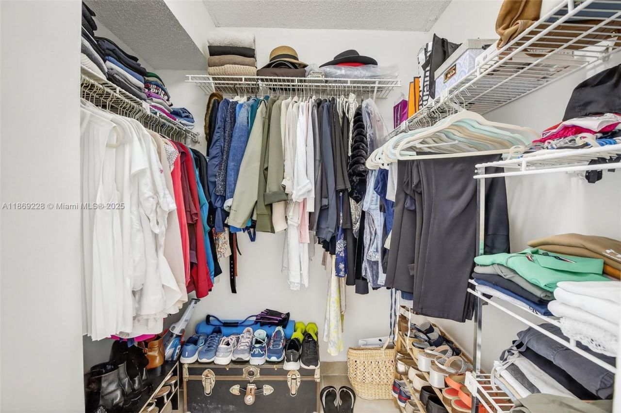 210 174th St, Unit 1703, Sunny Isles Beach, FL 33160 Photo