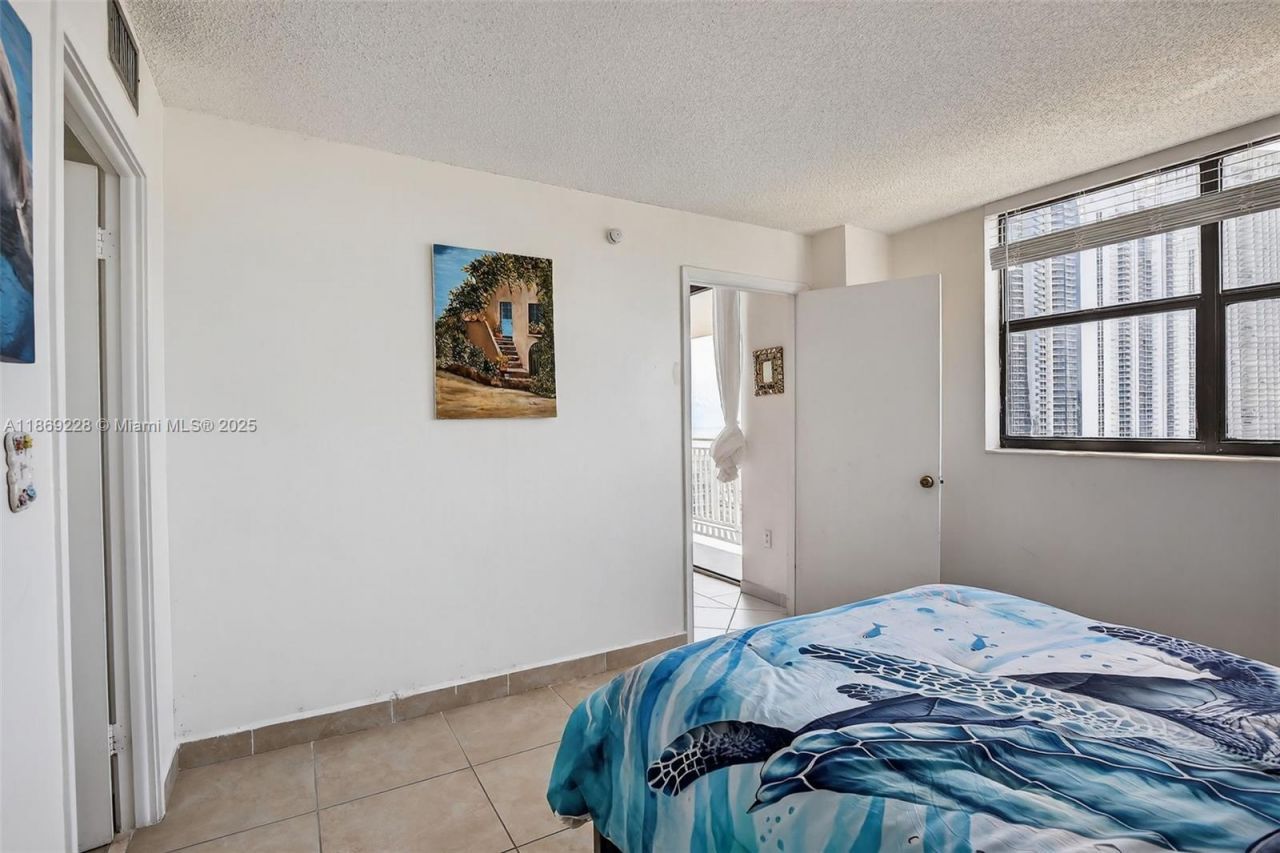 210 174th St, Unit 1703, Sunny Isles Beach, FL 33160 Photo