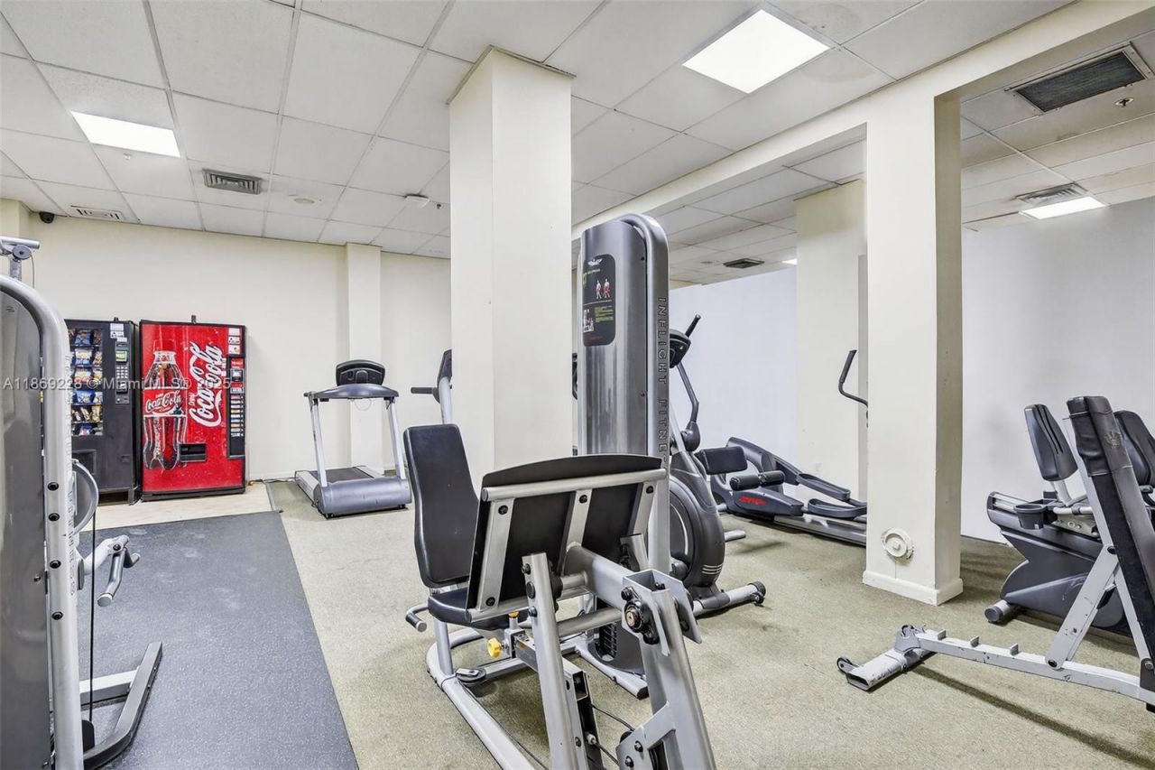 210 174th St, Unit 1703, Sunny Isles Beach, FL 33160 Photo