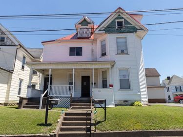 243 1/2 S Maple Avenue, Clarksburg, WV 26301