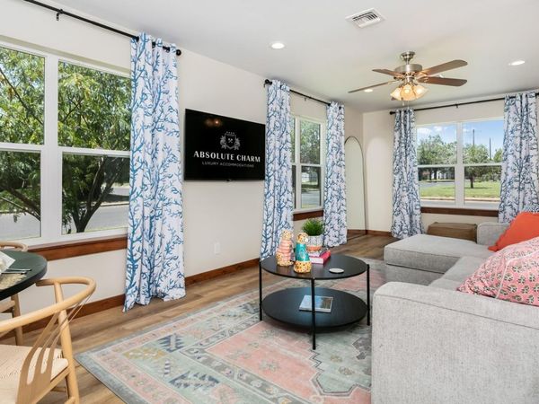 901 Bell ST, Fredericksburg, TX 78624