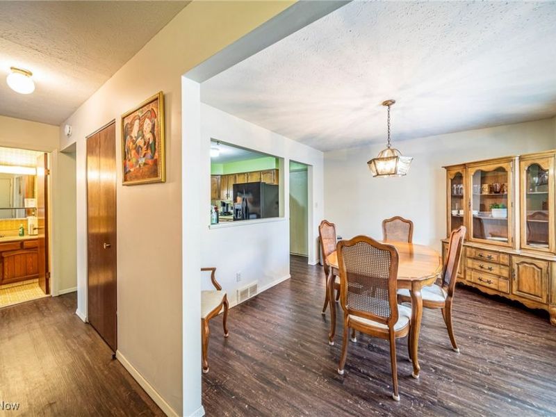 4450 Habersham Lane S, Unit 201, Richmond Heights, OH 44143 Photo 14