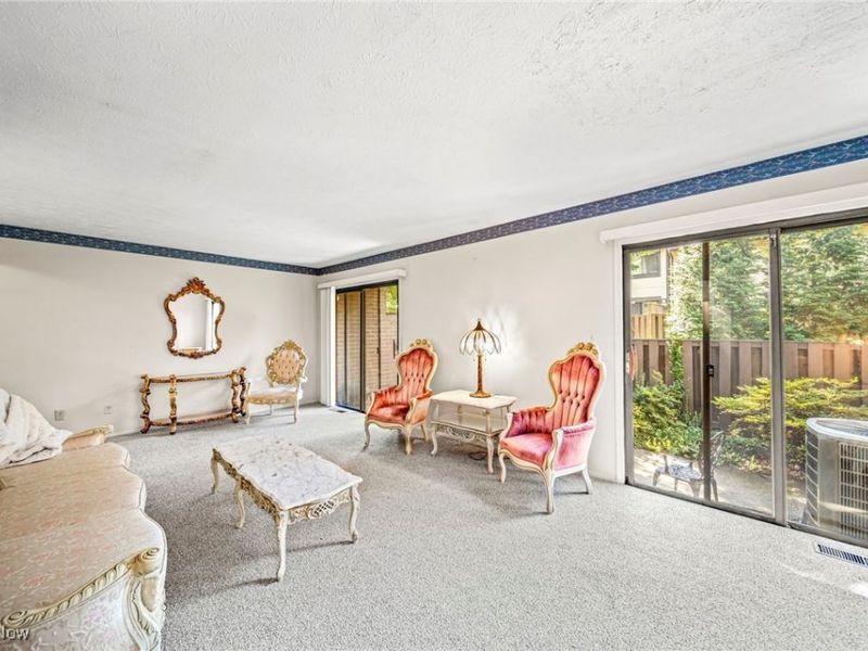 4450 Habersham Lane S, Unit 201, Richmond Heights, OH 44143 Photo 7