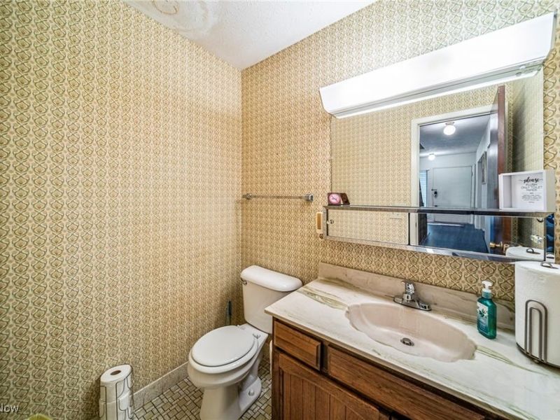 4450 Habersham Lane S, Unit 201, Richmond Heights, OH 44143 Photo 8