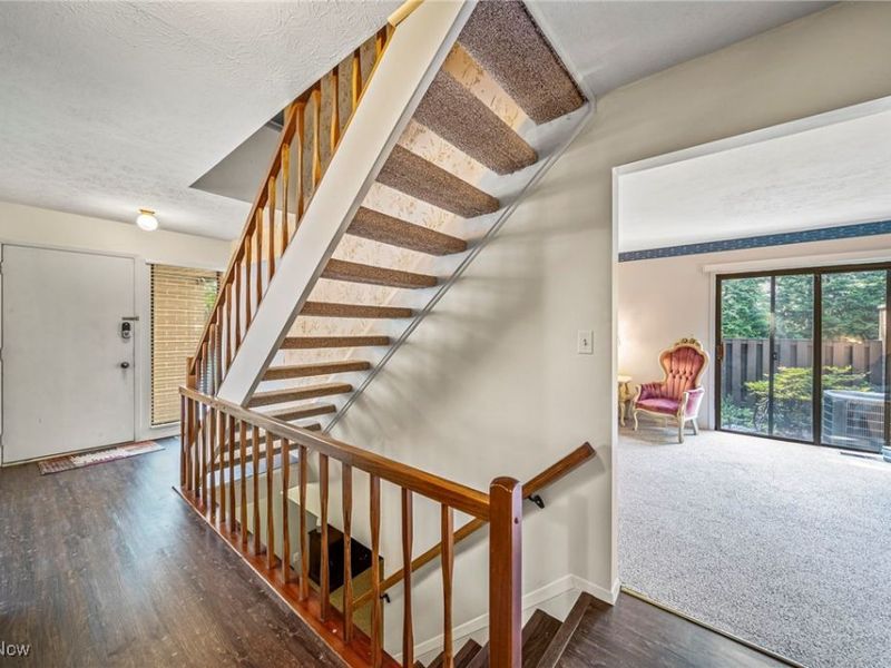 4450 Habersham Lane S, Unit 201, Richmond Heights, OH 44143 Photo 9