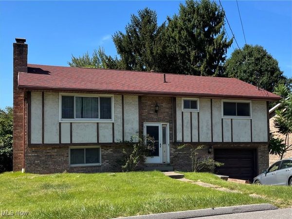 3203 Charles Drive, Vienna, WV 26105
