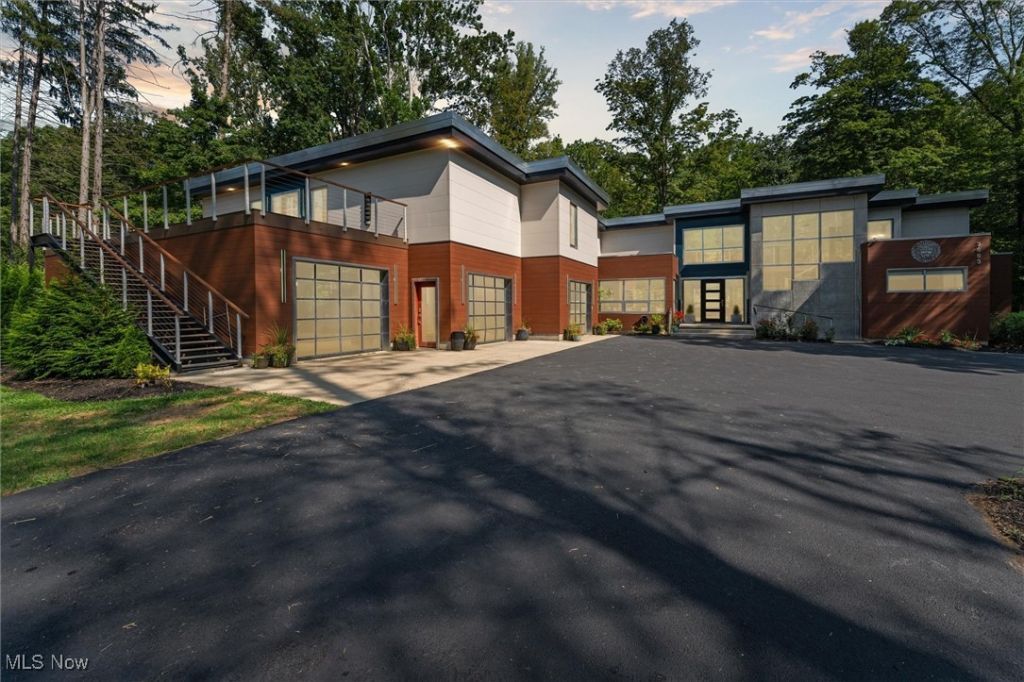 3863 Granger Road, Bath, OH 44333 Main Photo