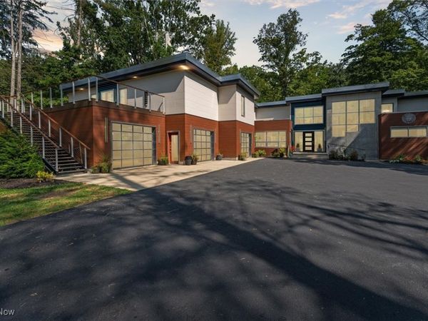 3863 Granger Road, Bath, OH 44333