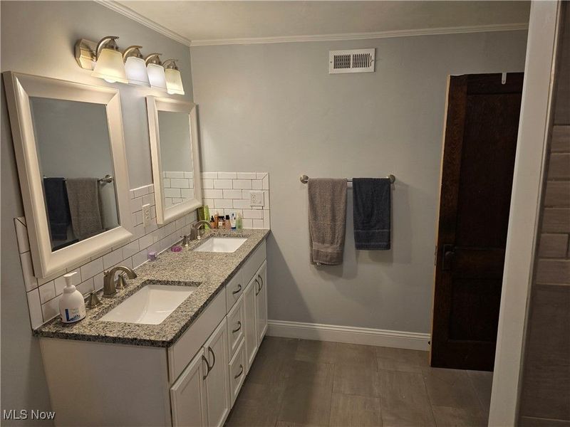 475 Lamson Avenue, Bedford, OH 44146 Photo 15