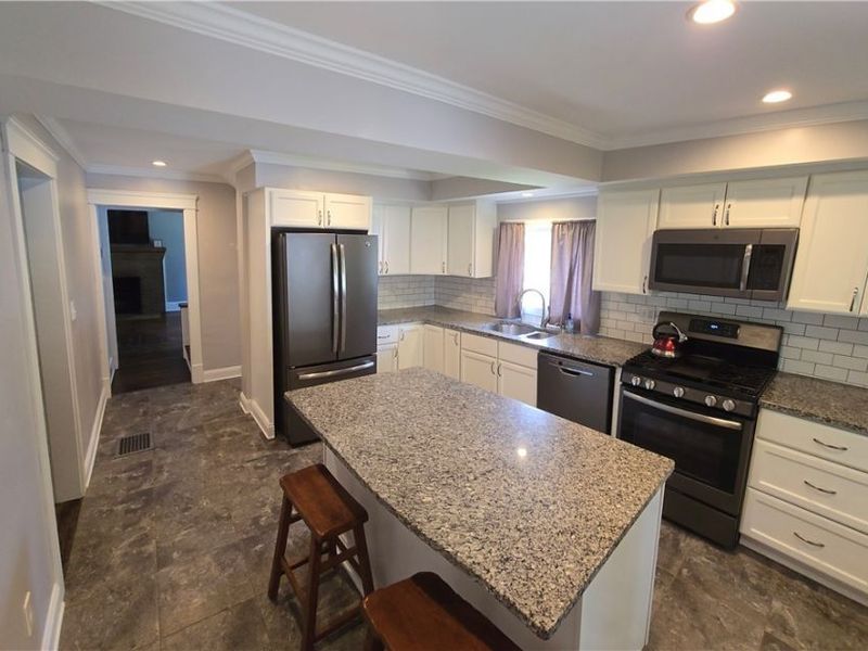 475 Lamson Avenue, Bedford, OH 44146 Photo 2