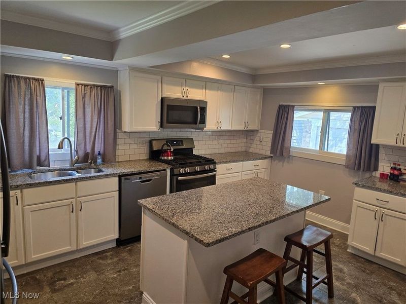 475 Lamson Avenue, Bedford, OH 44146 Photo 3