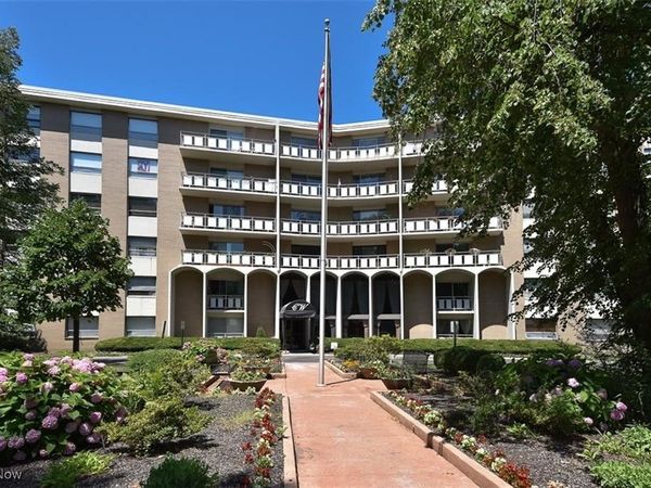 3400 Wooster Road, Unit 301, Rocky River, OH 44116