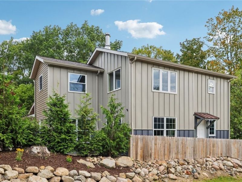 16510 Bundysburg Road, Middlefield, OH 44062 Photo 2