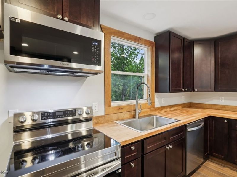 16510 Bundysburg Road, Middlefield, OH 44062 Photo 25