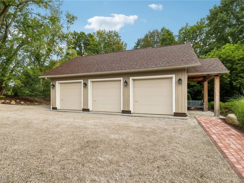 16510 Bundysburg Road, Middlefield, OH 44062 Photo 8