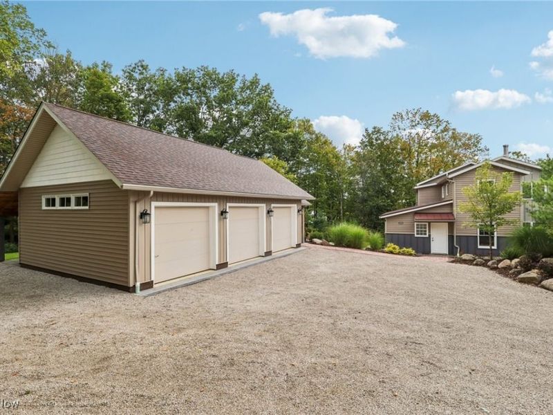 16510 Bundysburg Road, Middlefield, OH 44062 Photo 9