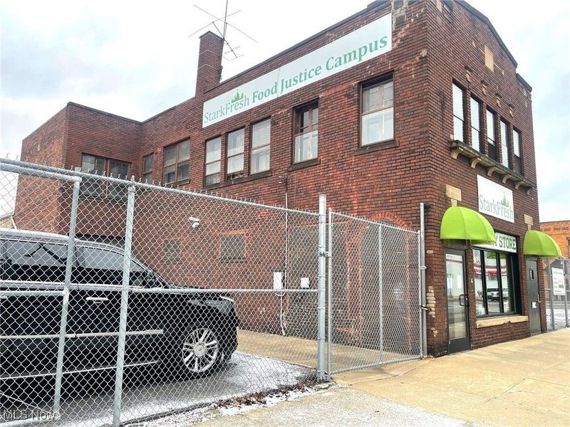 321 Cherry Avenue NE, Canton, OH 44702 Photo 17