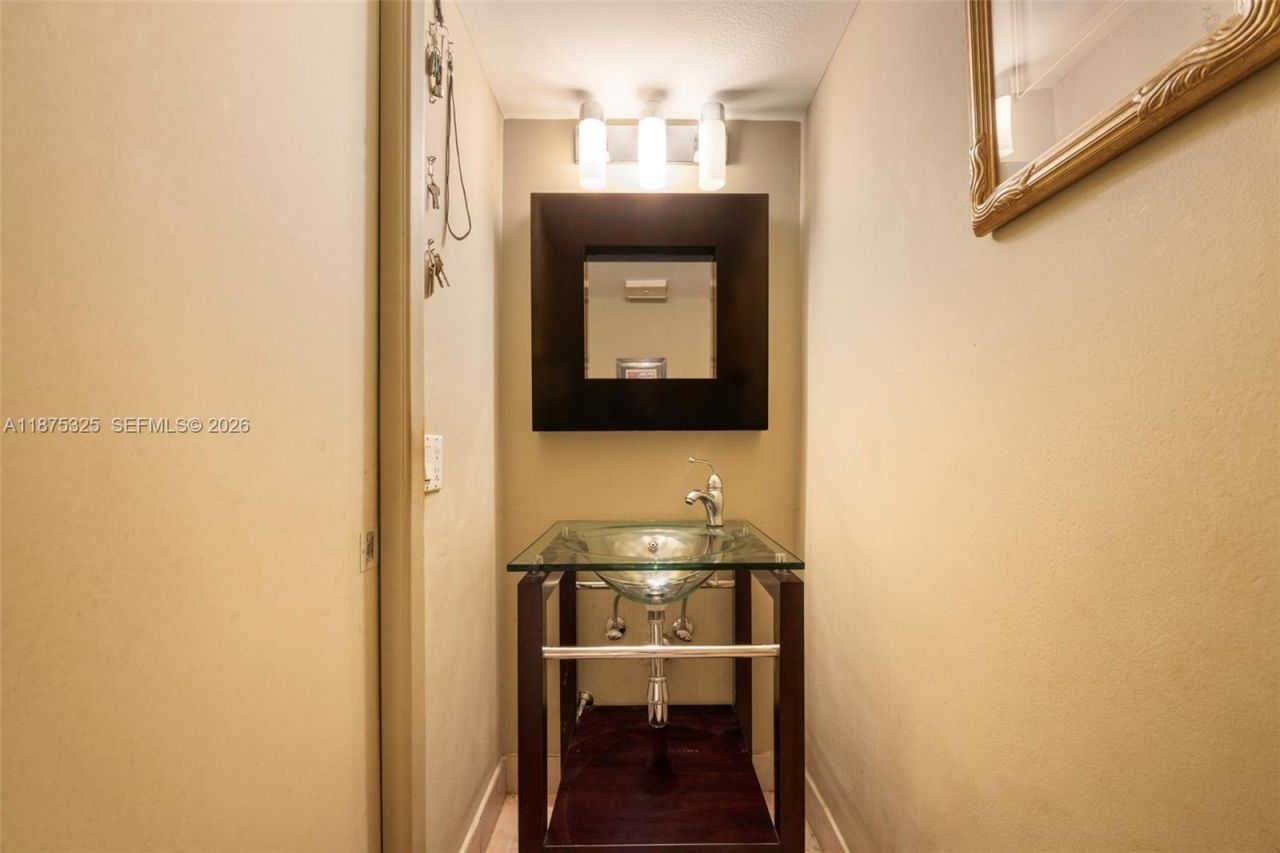 1717 N Bayshore Dr, Unit A-3042, Miami, FL 33132 Photo