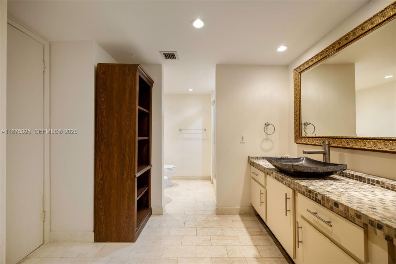 1717 N Bayshore Dr, Unit A-3042, Miami, FL 33132 Photo