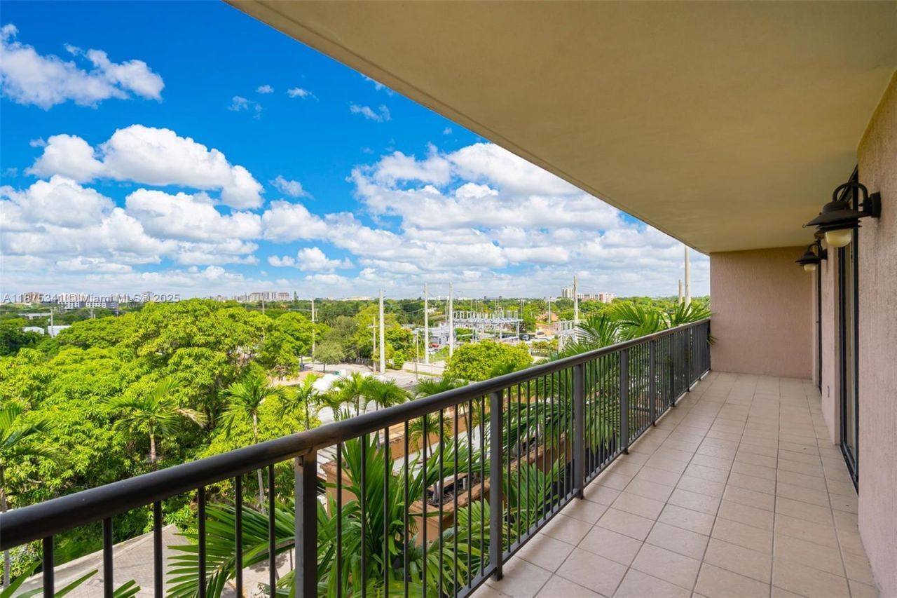 1690 SW 27th Ave, Unit 608, Miami, FL 33145 Photo