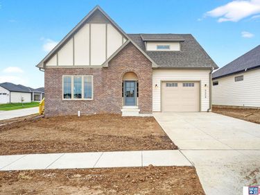 9508 Far Niente Lane, Lincoln, NE 68526
