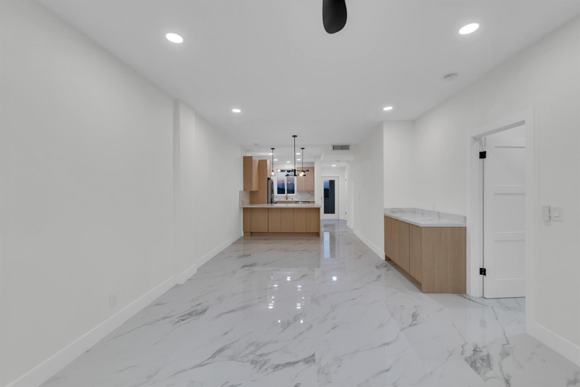 100 Paradise Harbour 502 Boulevard, Unit 502, North Palm Beach, FL 33408 Photo