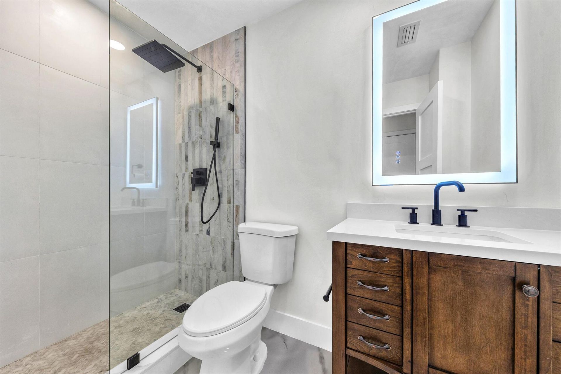 100 Paradise Harbour 502 Boulevard, Unit 502, North Palm Beach, FL 33408 Photo