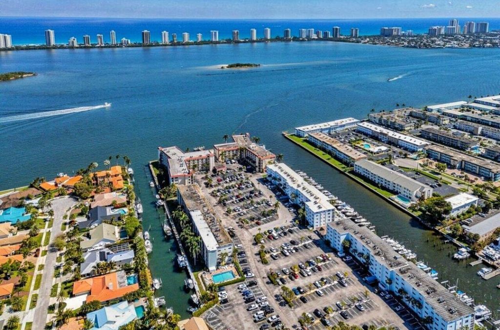 100 Paradise Harbour 502 Boulevard, Unit 502, North Palm Beach, FL 33408 Photo