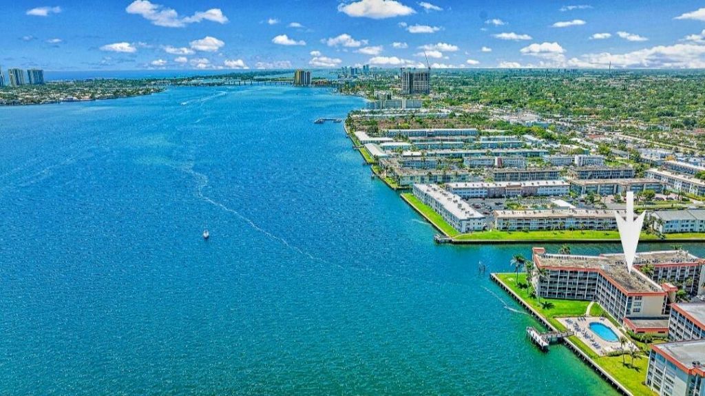 100 Paradise Harbour 502 Boulevard, Unit 502, North Palm Beach, FL 33408 Photo