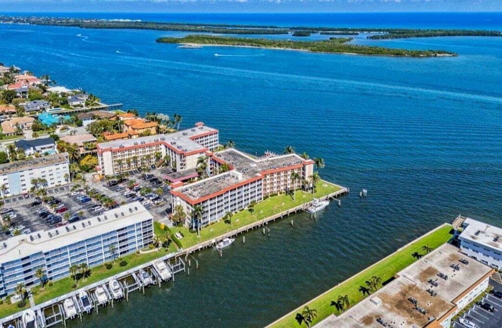 100 Paradise Harbour 502 Boulevard, Unit 502, North Palm Beach, FL 33408 Photo