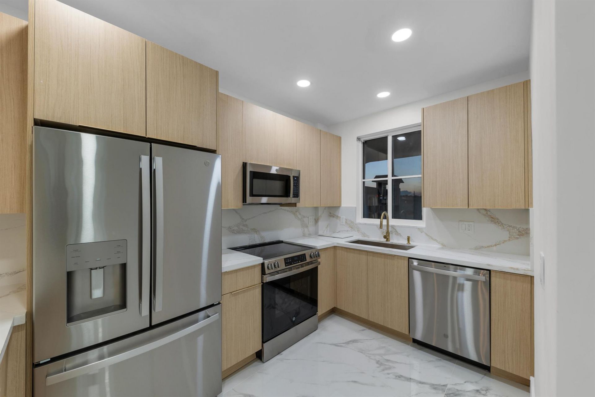 100 Paradise Harbour 502 Boulevard, Unit 502, North Palm Beach, FL 33408 Photo