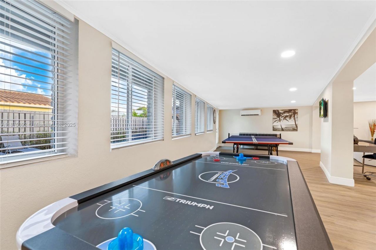 5740 NE 19th Ave, Fort Lauderdale, FL 33308 Photo